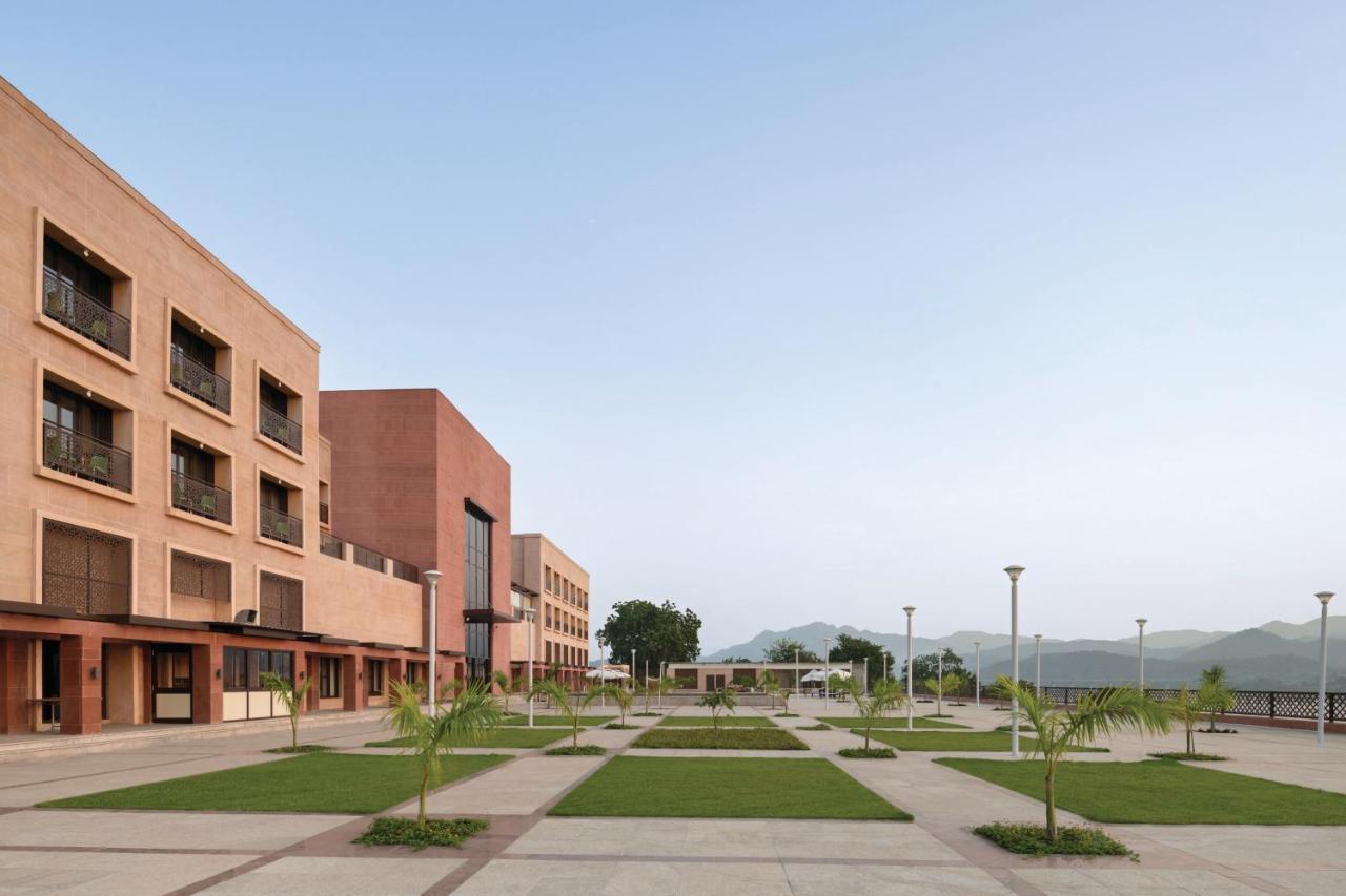 Ramada Encore By Wyndham Statue Of Unity Kevadia Exteriör bild
