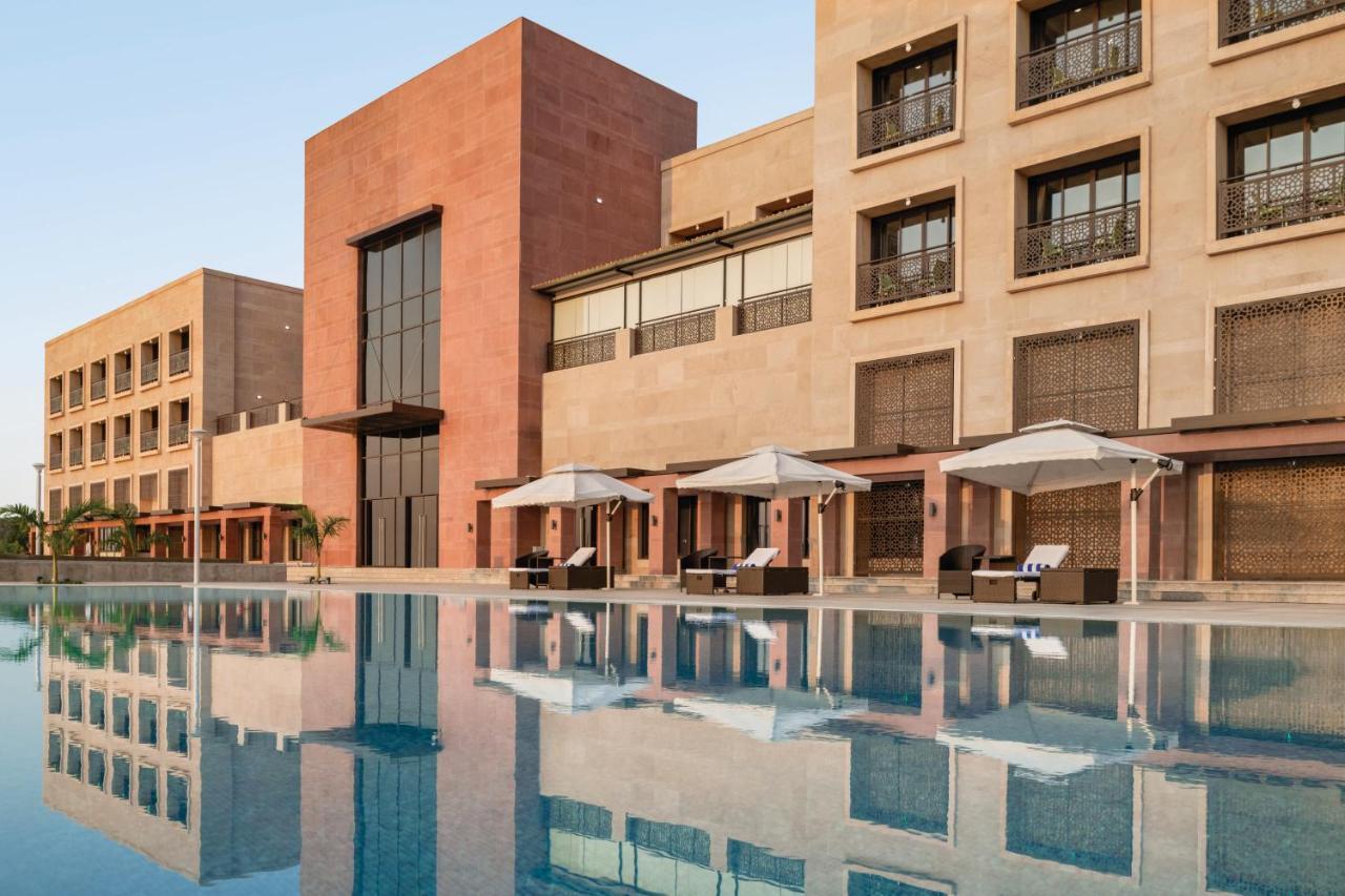 Ramada Encore By Wyndham Statue Of Unity Kevadia Exteriör bild