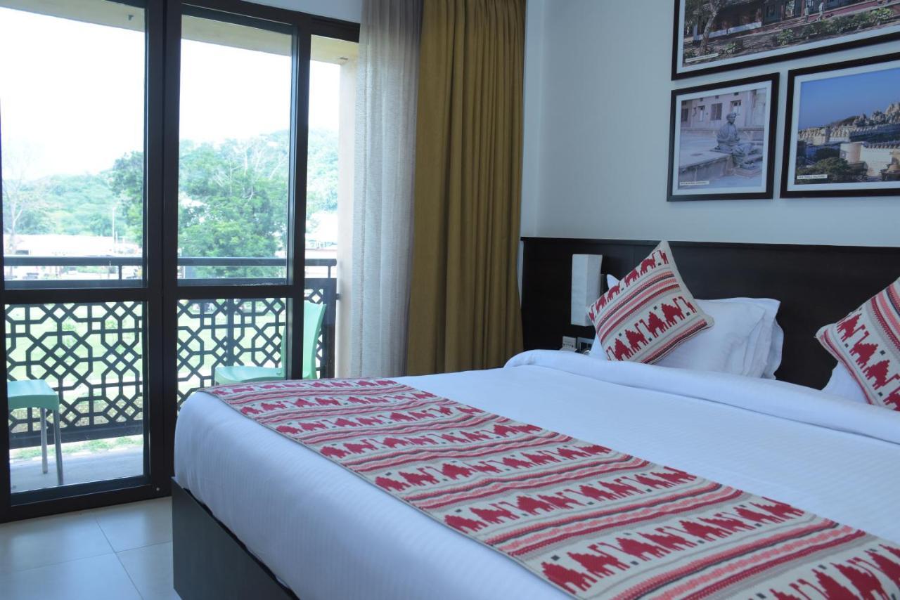 Ramada Encore By Wyndham Statue Of Unity Kevadia Exteriör bild